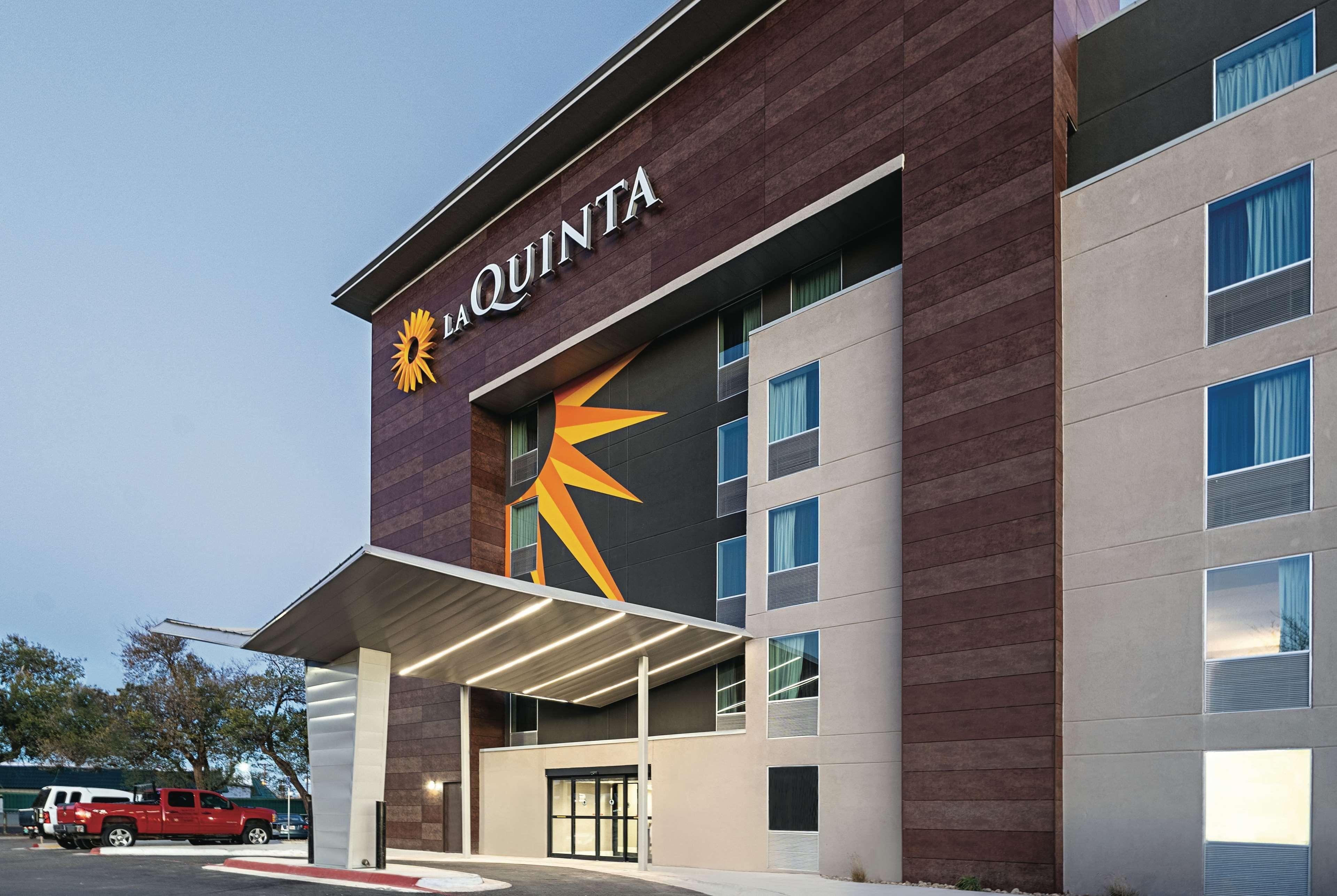 Готель La Quinta By Wyndham Lubbock West Medical Center Екстер'єр фото